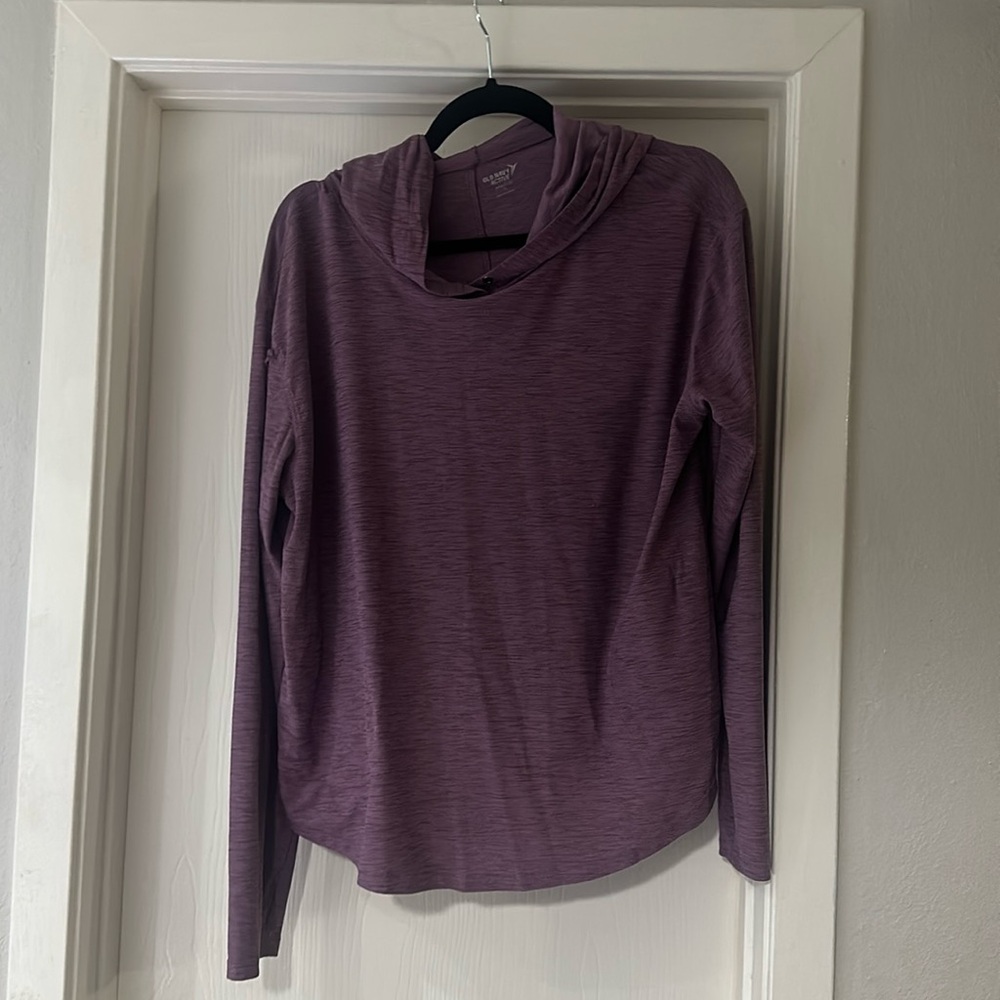 Old Navy Workout Long Sleeve Shirt